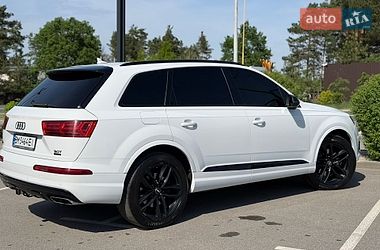 Внедорожник / Кроссовер Audi Q7 2016 в Киеве