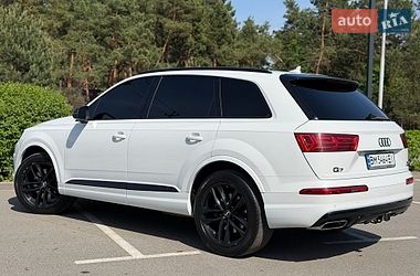 Внедорожник / Кроссовер Audi Q7 2016 в Киеве