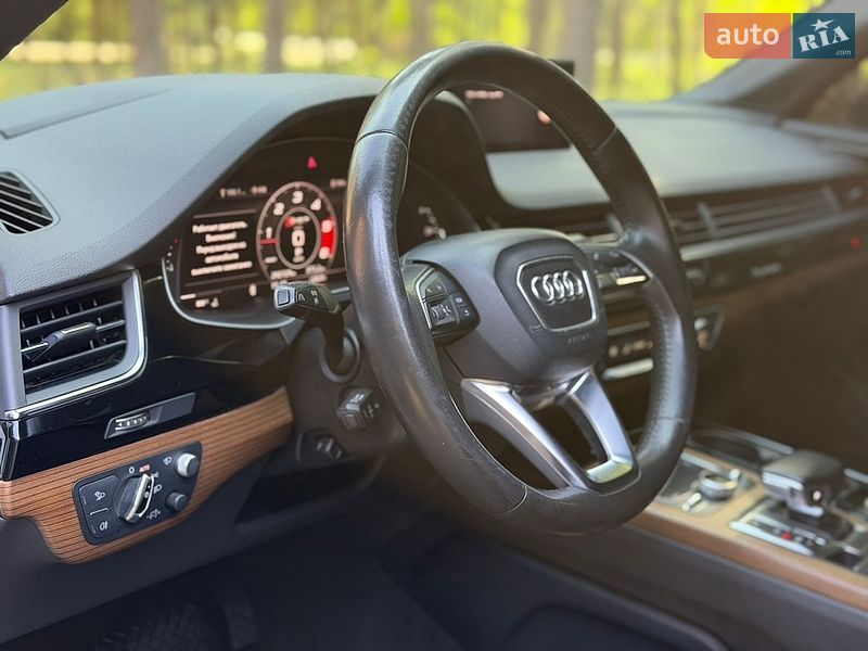 Внедорожник / Кроссовер Audi Q7 2016 в Киеве