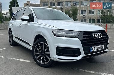 Позашляховик / Кросовер Audi Q7 2019 в Києві