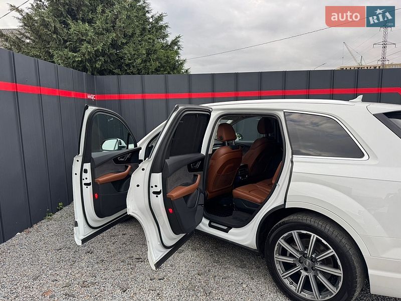 Внедорожник / Кроссовер Audi Q7 2016 в Луцке
