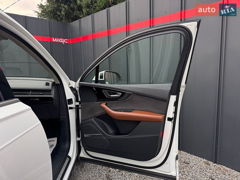 Внедорожник / Кроссовер Audi Q7 2016 в Луцке