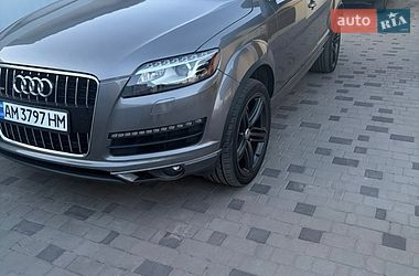 Позашляховик / Кросовер Audi Q7 2015 в Житомирі