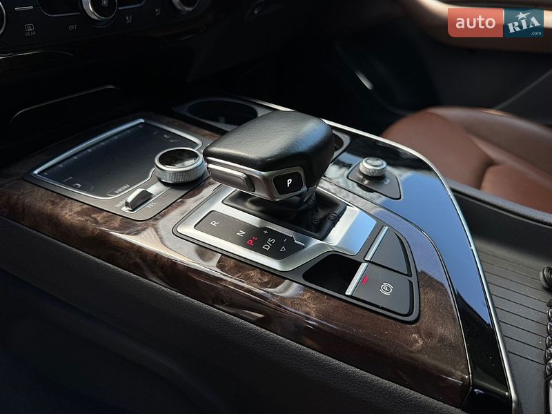 Позашляховик / Кросовер Audi Q7 2016 в Дніпрі