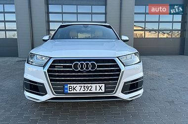Внедорожник / Кроссовер Audi Q7 2016 в Сарнах