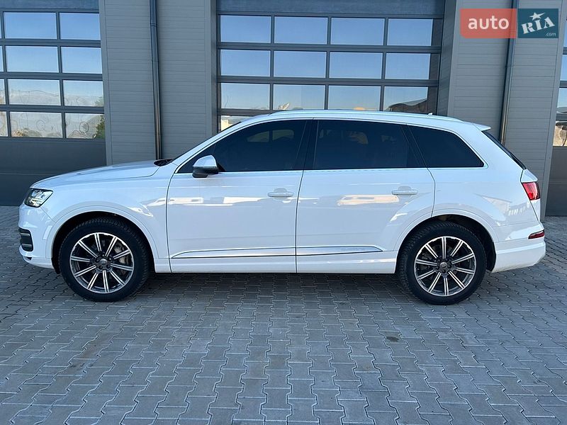 Внедорожник / Кроссовер Audi Q7 2016 в Сарнах