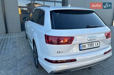 Внедорожник / Кроссовер Audi Q7 2016 в Сарнах
