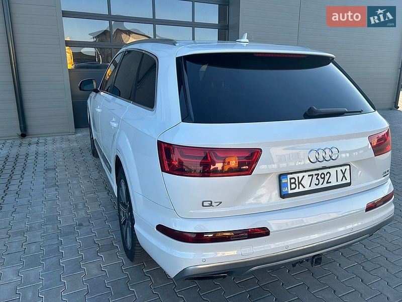 Внедорожник / Кроссовер Audi Q7 2016 в Сарнах