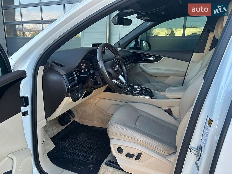 Внедорожник / Кроссовер Audi Q7 2016 в Сарнах