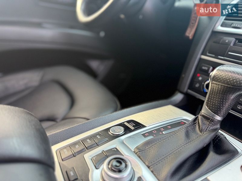 Внедорожник / Кроссовер Audi Q7 2012 в Сарнах