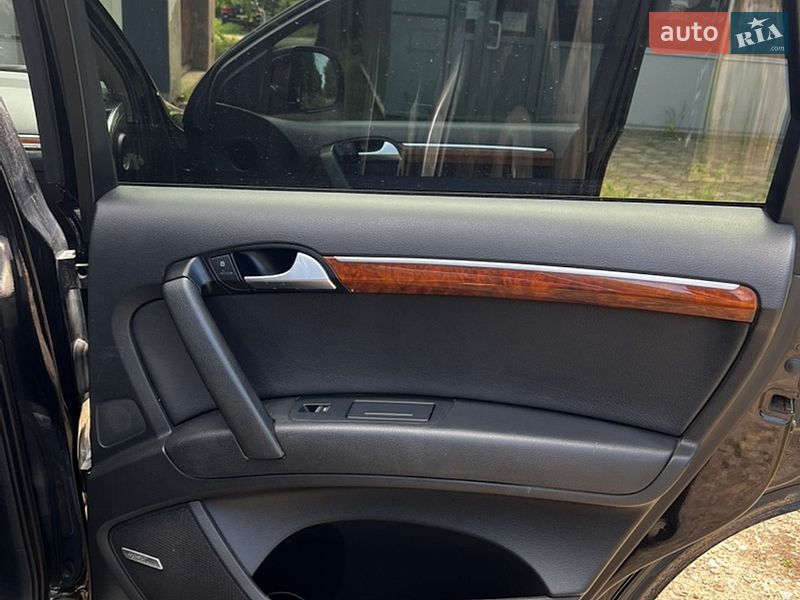 Внедорожник / Кроссовер Audi Q7 2013 в Снигиревке