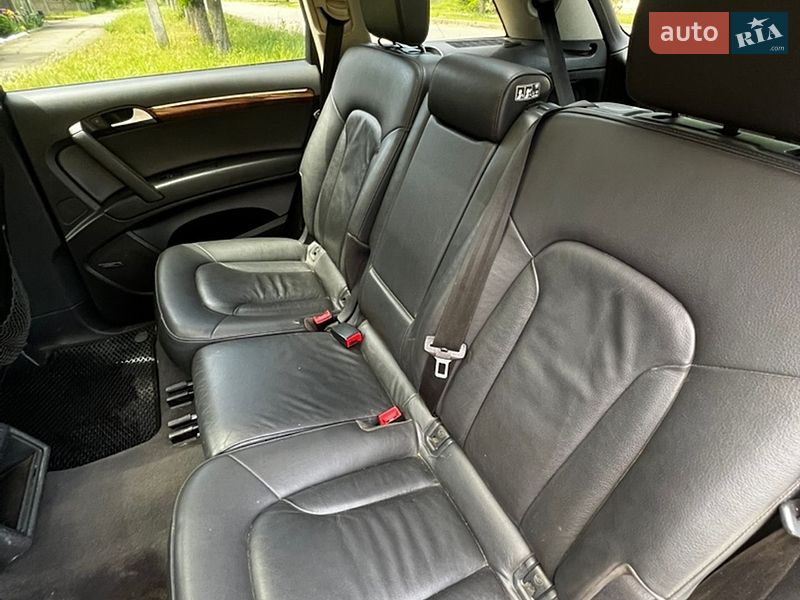 Внедорожник / Кроссовер Audi Q7 2013 в Снигиревке