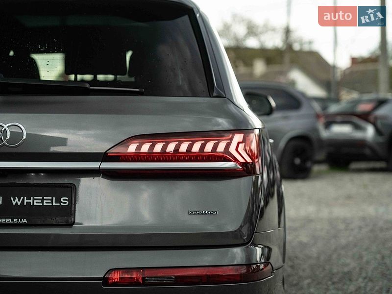 Внедорожник / Кроссовер Audi Q7 2020 в Черновцах