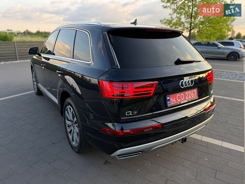 Внедорожник / Кроссовер Audi Q7 2017 в Мукачево