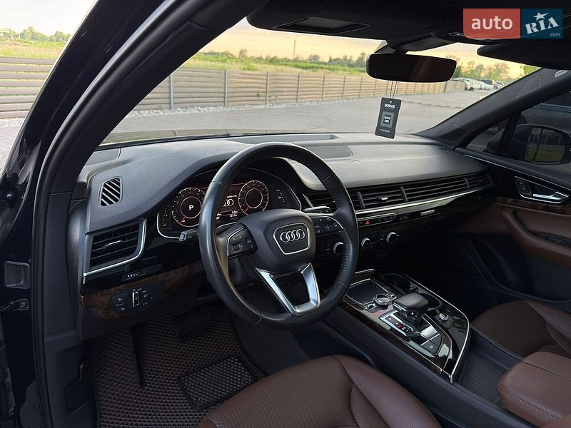 Внедорожник / Кроссовер Audi Q7 2017 в Мукачево