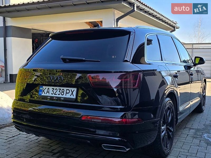 Позашляховик / Кросовер Audi Q7 2016 в Києві