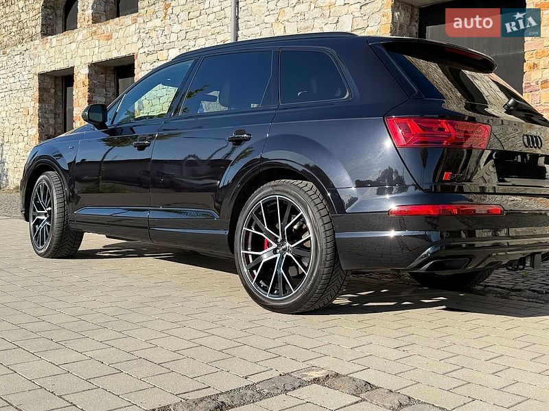 Позашляховик / Кросовер Audi Q7 2018 в Києві