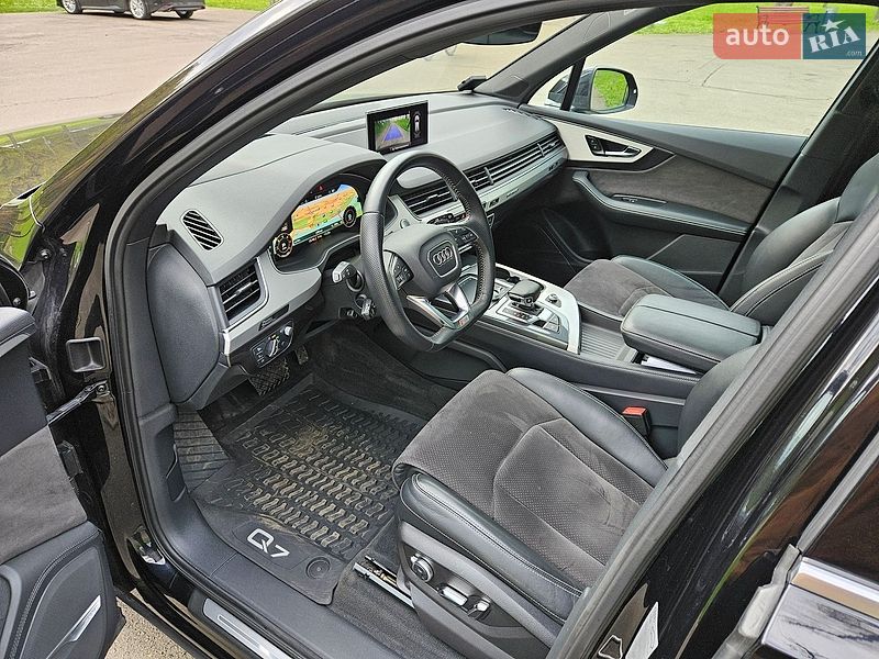 Внедорожник / Кроссовер Audi Q7 2015 в Киеве
