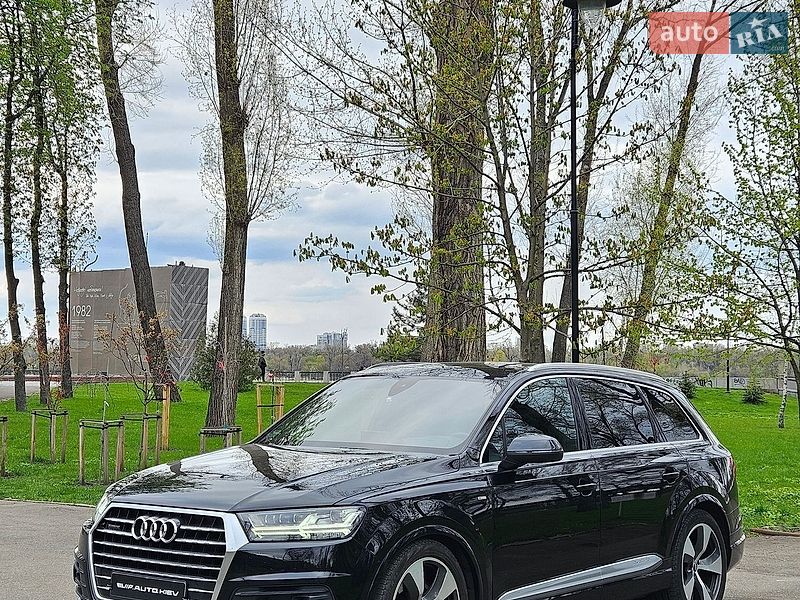 Внедорожник / Кроссовер Audi Q7 2015 в Киеве
