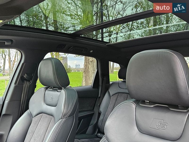 Внедорожник / Кроссовер Audi Q7 2015 в Киеве