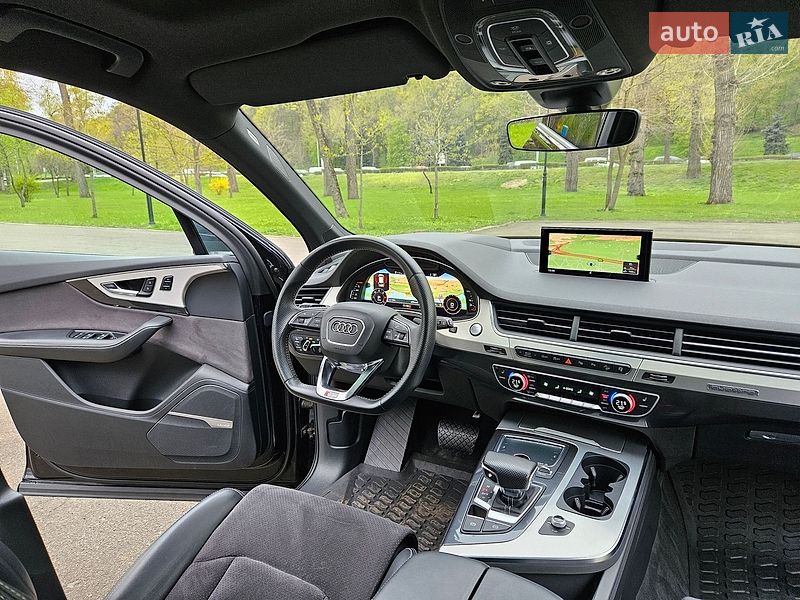 Внедорожник / Кроссовер Audi Q7 2015 в Киеве