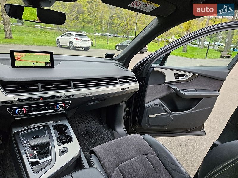 Внедорожник / Кроссовер Audi Q7 2015 в Киеве