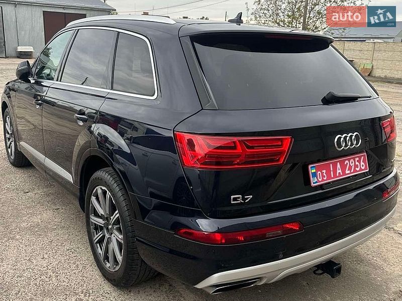 Внедорожник / Кроссовер Audi Q7 2017 в Владимире