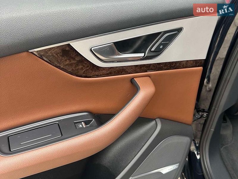 Внедорожник / Кроссовер Audi Q7 2017 в Владимире