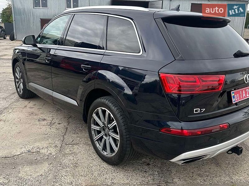 Внедорожник / Кроссовер Audi Q7 2017 в Владимире