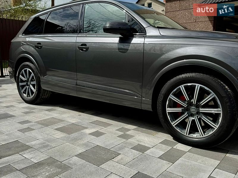 Внедорожник / Кроссовер Audi Q7 2019 в Киеве