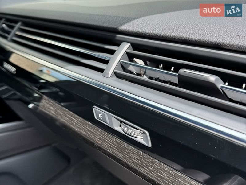 Внедорожник / Кроссовер Audi Q7 2019 в Киеве
