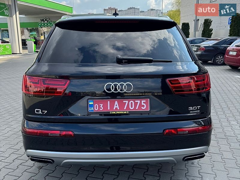 Позашляховик / Кросовер Audi Q7 2017 в Києві