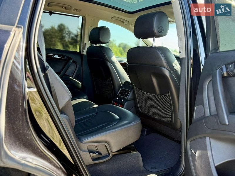 Внедорожник / Кроссовер Audi Q7 2015 в Новояворовске