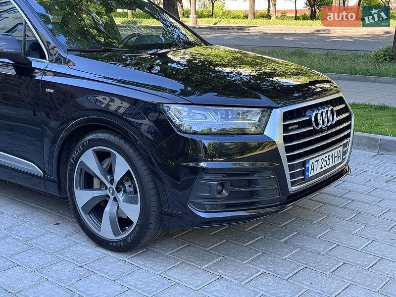 Позашляховик / Кросовер Audi Q7 2017 в Рівному