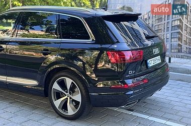 Позашляховик / Кросовер Audi Q7 2017 в Рівному