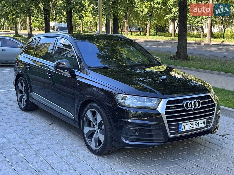 Позашляховик / Кросовер Audi Q7 2017 в Рівному