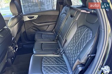 Позашляховик / Кросовер Audi Q7 2017 в Рівному
