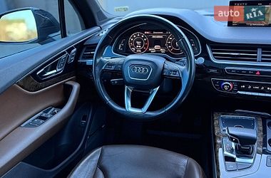 Позашляховик / Кросовер Audi Q7 2016 в Сарнах