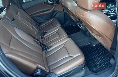 Позашляховик / Кросовер Audi Q7 2016 в Сарнах