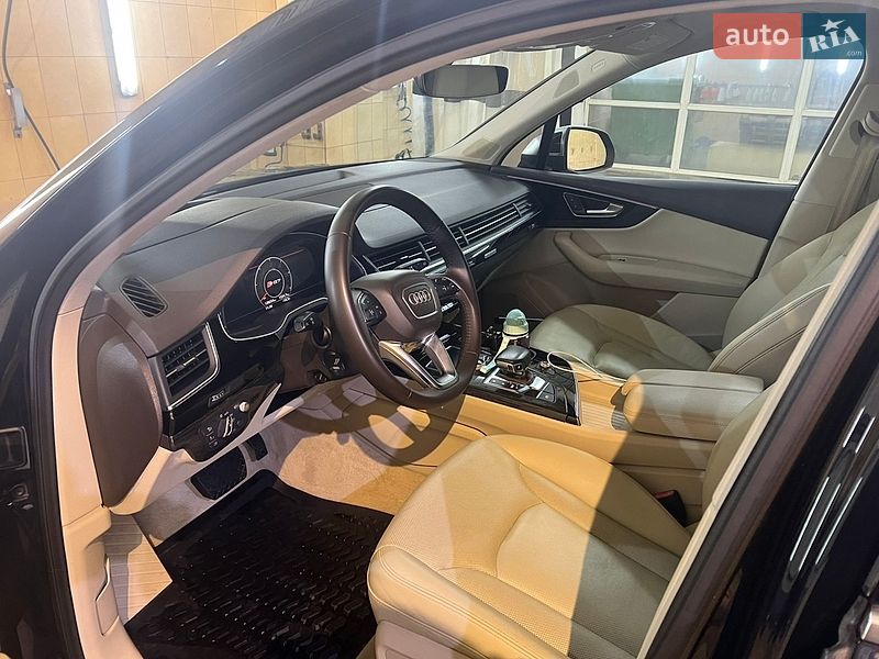 Внедорожник / Кроссовер Audi Q7 2017 в Днепре