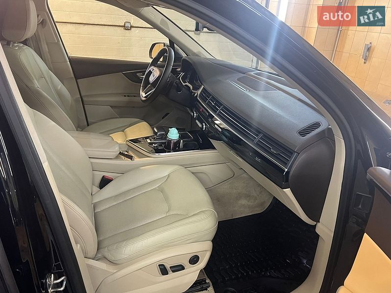 Внедорожник / Кроссовер Audi Q7 2017 в Днепре