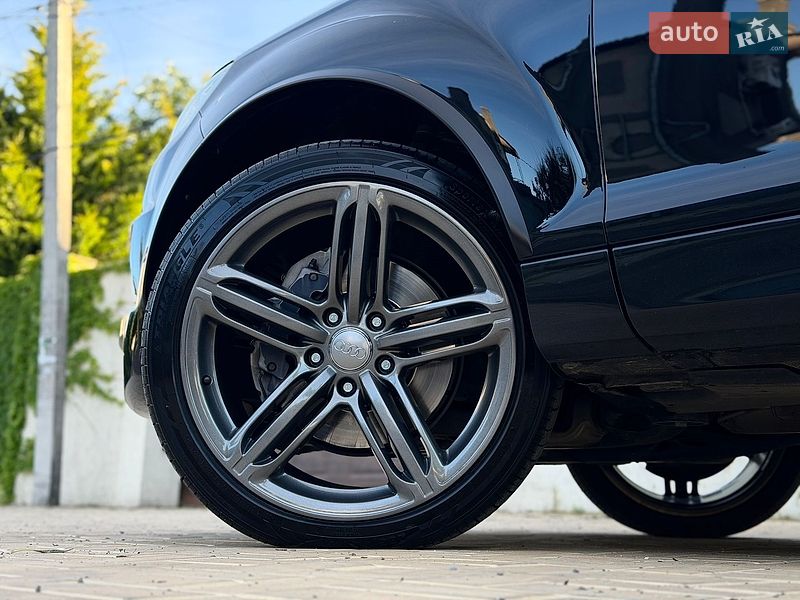 Внедорожник / Кроссовер Audi Q7 2013 в Одессе