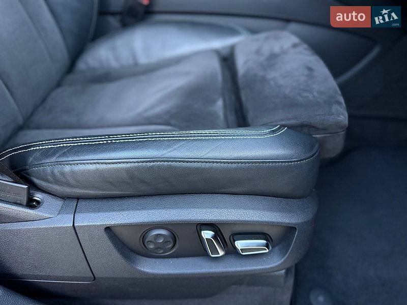 Внедорожник / Кроссовер Audi Q7 2013 в Одессе