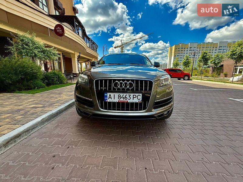 Позашляховик / Кросовер Audi Q7 2015 в Києві