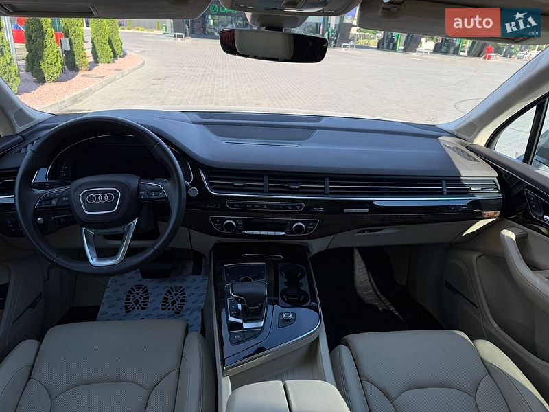 Позашляховик / Кросовер Audi Q7 2016 в Луцьку