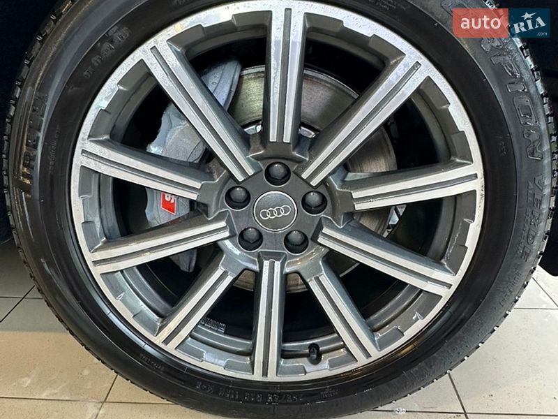 Внедорожник / Кроссовер Audi Q7 2016 в Киеве
