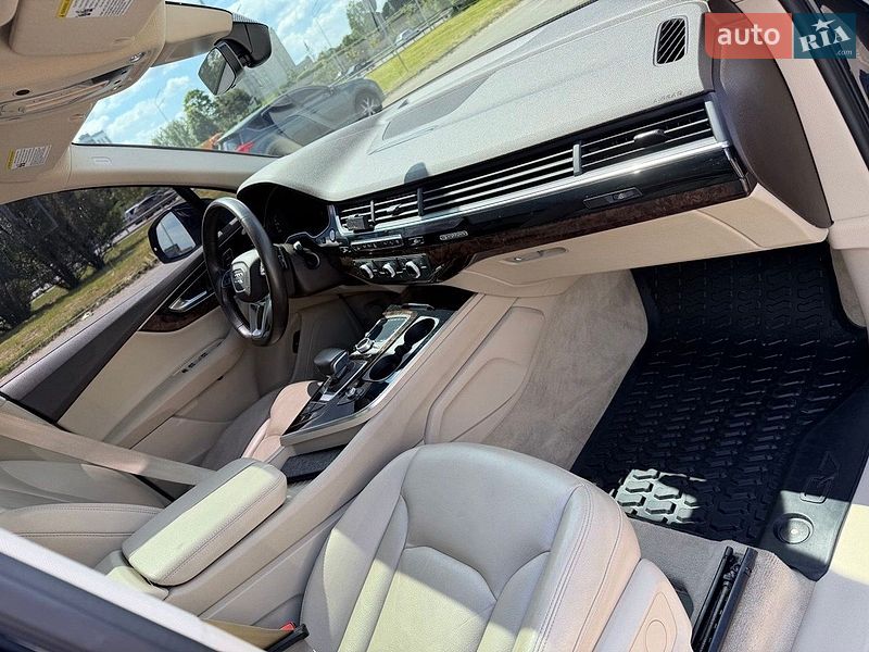 Позашляховик / Кросовер Audi Q7 2016 в Києві