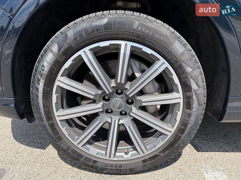 Позашляховик / Кросовер Audi Q7 2016 в Києві