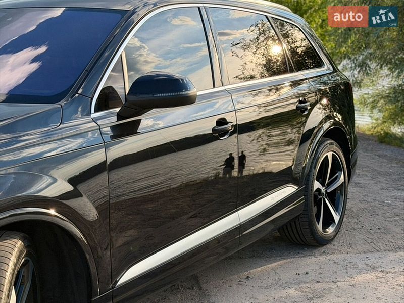 Позашляховик / Кросовер Audi Q7 2017 в Києві фото 11 Позашляховик / Кросовер Audi Q7 2017 в Києві