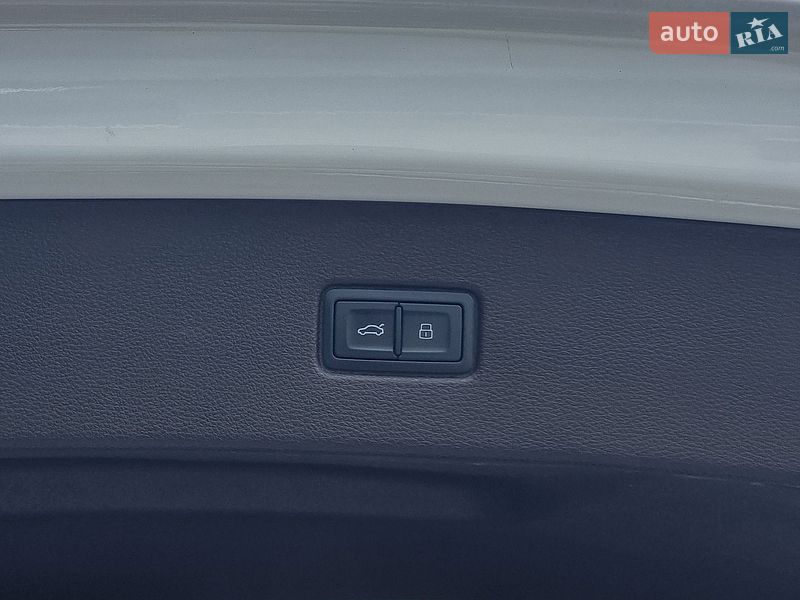 Внедорожник / Кроссовер Audi Q7 2017 в Киеве
